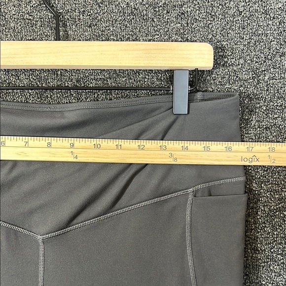 Fabletics Cross Waist Gray Athletic Flare Yoga Pants, Womens XL - Picture 4 of 9
